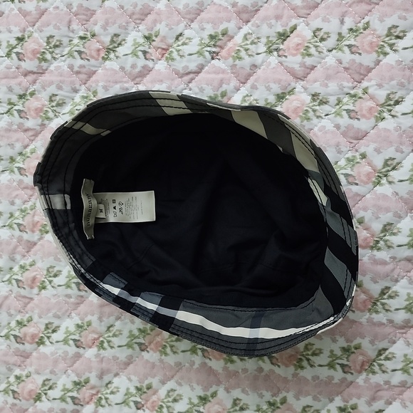 Burberry London plaid check nylon patent buckle accent hat M - Picture 5 of 7